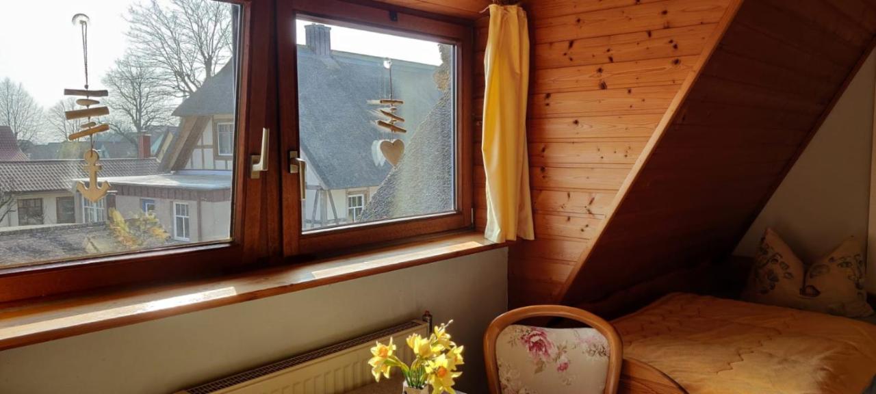 Ferienwohnung Im Rohrdachhaus Wustrow  Exterior photo